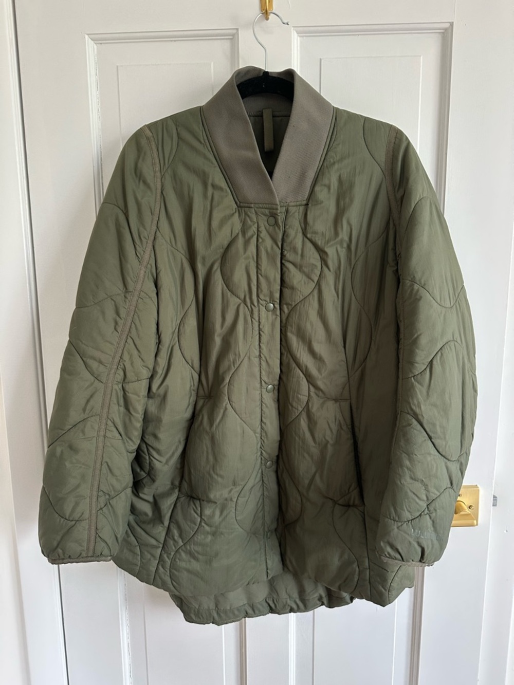 lululemon | Olive Quilted Women's Jacket - size 6